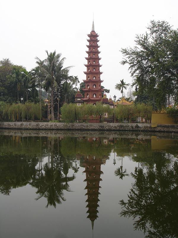 039- Hanoi- stupa de la pagode Tran Quoc.JPG - Hanoi- stupa de la pagode Tran Quoc